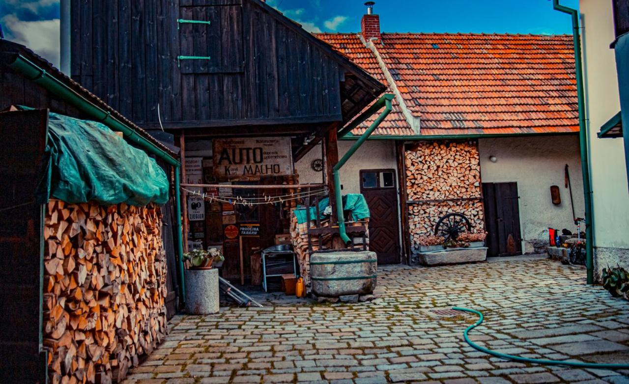 Penzion 1670 Nové Hrady Buitenkant foto